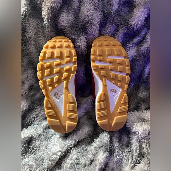 Nike Womens Air Huarache Run SD (red & gum sole) - Picture 7 of 11
